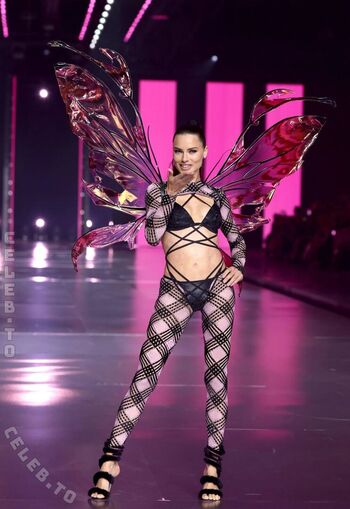 Full leaked Adriana lima private onlyfans photo