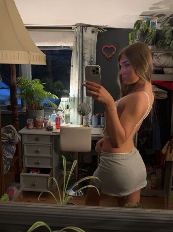 Full leaked Aechisholm private onlyfans photo