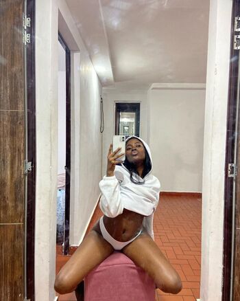 Full leaked Afrolatina private onlyfans photo