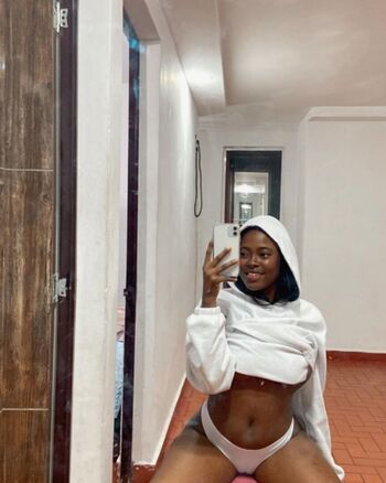 Full leaked Afrolatina private onlyfans photo