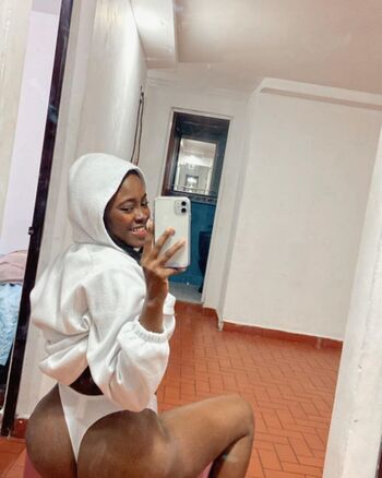 Full leaked Afrolatina private onlyfans photo