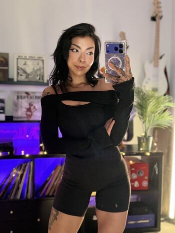 Full leaked Aileensenpaireacts private onlyfans photo