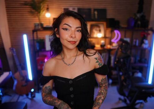 Full leaked Aileensenpaireacts private onlyfans photo