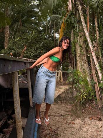 Full leaked Alane dias private onlyfans photo