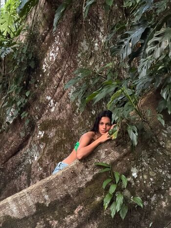 Full leaked Alane dias private onlyfans photo