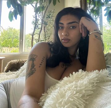 Full leaked Alearninggardens private onlyfans photo