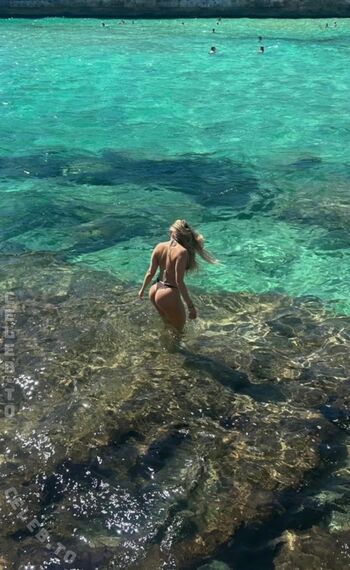 Full leaked Alinahrndz private onlyfans photo