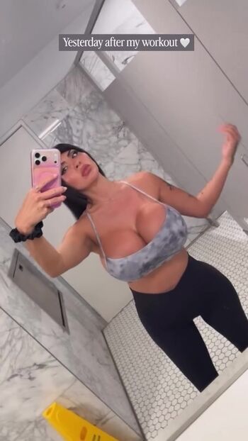 Full leaked Alondraroi private onlyfans photo