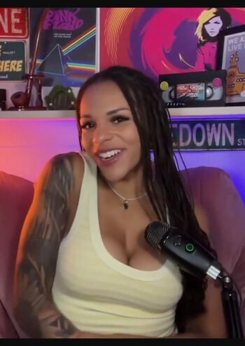 Full leaked Amber reacts private onlyfans photo