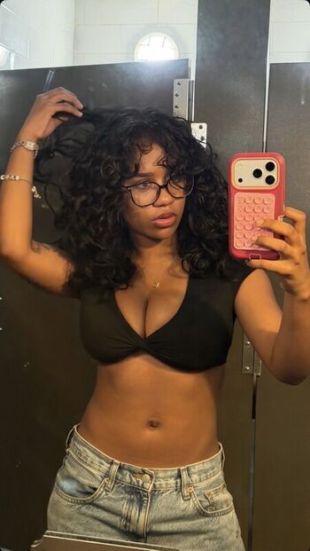 Full leaked Ammiroseeee private onlyfans photo