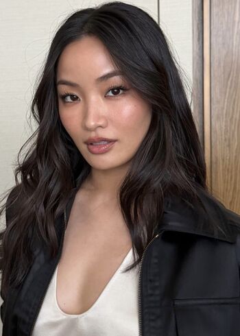 Anna Sawai