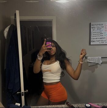 arianna_deniseee
