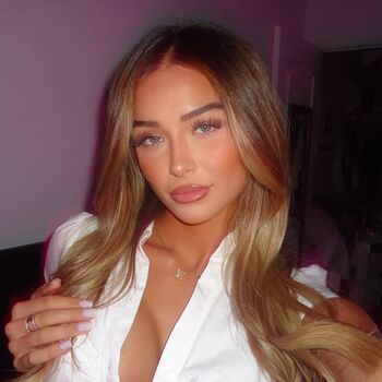 Full leaked Avamajury private onlyfans photo