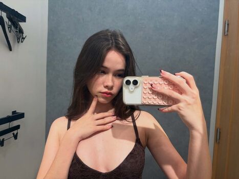 Ayesha Oprenario