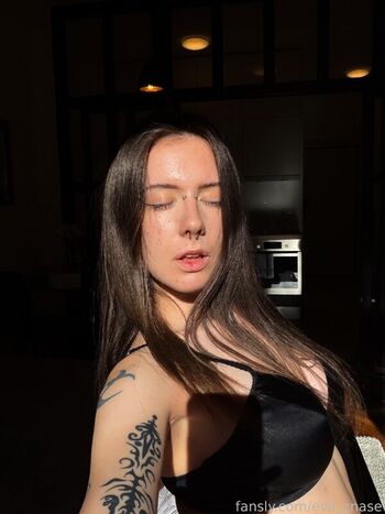 Full leaked Balkan girls private onlyfans photo