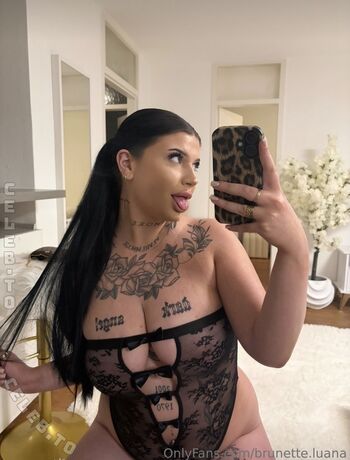 Full leaked Brunette luana private onlyfans photo