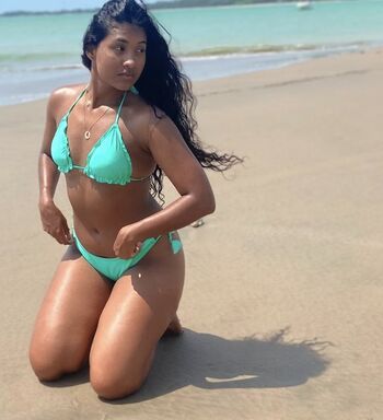 Full leaked Camilaferreirai page private onlyfans photo