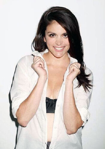 Cecily Strong