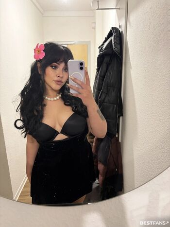 Celina_x31