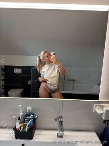 Full leaked Cherry evelyn private onlyfans photo
