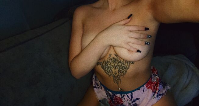 Full leaked Chlomarie private onlyfans photo