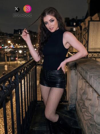 Chrissy Costanza