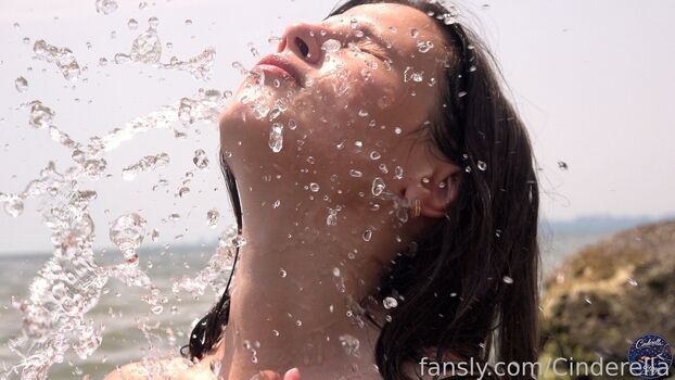 Full leaked Cinderella girl private onlyfans photo