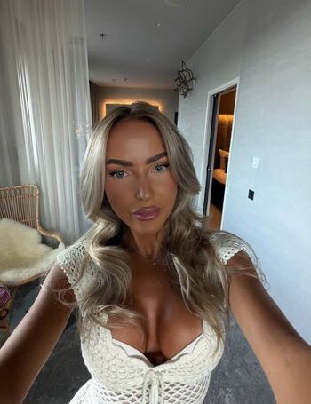 Full leaked Claudiaisabellaa private onlyfans photo