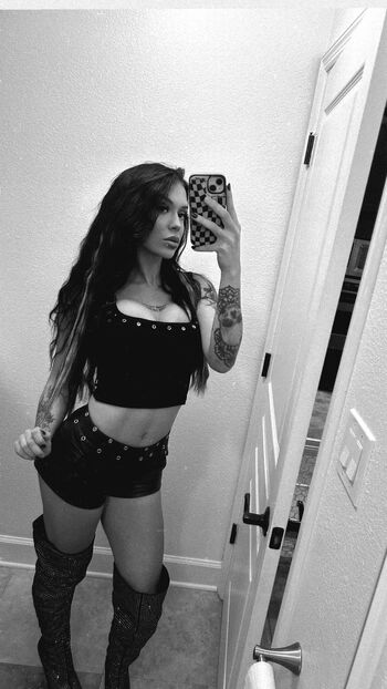 Cora Jade
