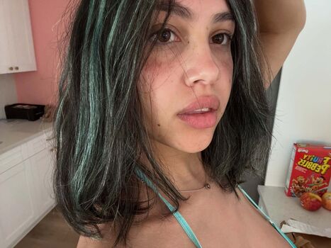 Full leaked Daisveil private onlyfans photo