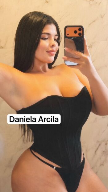 Daniela Arcila1