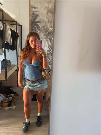 Full leaked Darcycromptonx private onlyfans photo