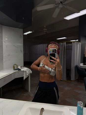 Full leaked Darianrhodess page private onlyfans photo