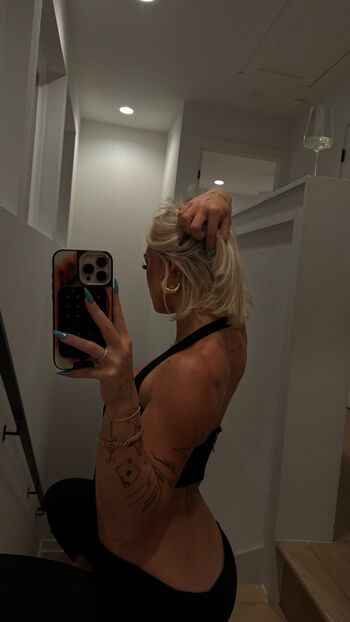 Full leaked Darianrhodess private onlyfans photo