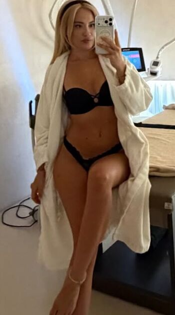 Full leaked Dea michelle page private onlyfans photo