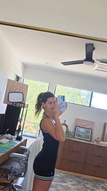 Full leaked Develique page private onlyfans photo