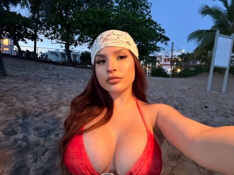 Full leaked Dianareyesss private onlyfans photo