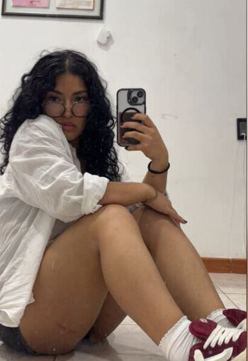 Full leaked Domlinna private onlyfans photo