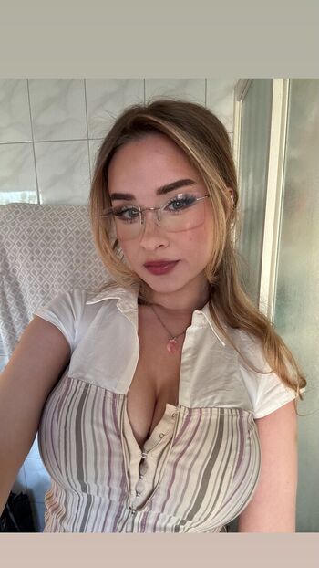 Full leaked Elina twich page private onlyfans photo