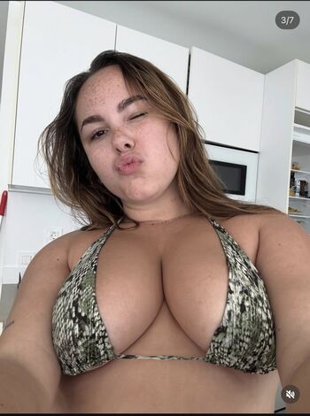 Full leaked Elise cptn page private onlyfans photo