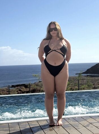 Full leaked Elise cptn page private onlyfans photo