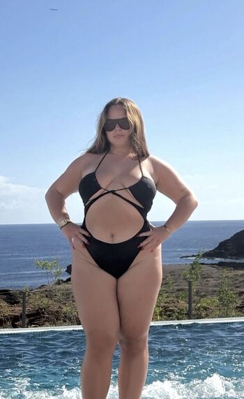 Full leaked Elise cptn page private onlyfans photo