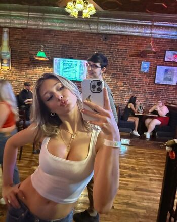 Full leaked Elise eve page private onlyfans photo