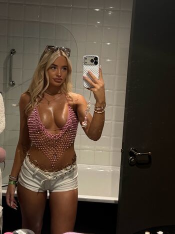 Full leaked Ellagbradley private onlyfans photo