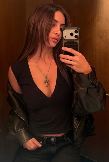 Full leaked Emelia hartford private onlyfans photo
