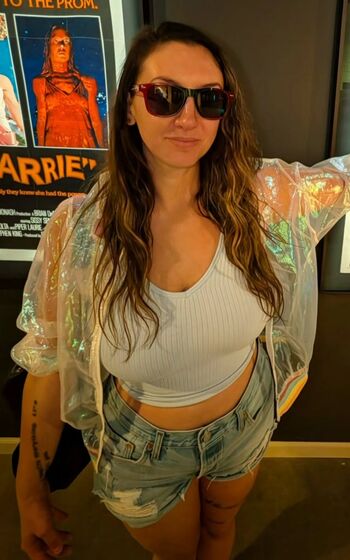 Full leaked Emidivergent private onlyfans photo