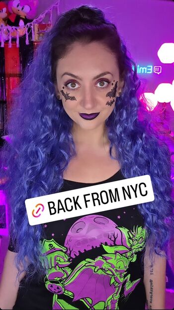 Full leaked Emidivergent private onlyfans photo