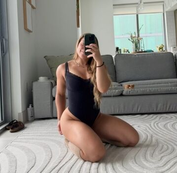 Full leaked Emily mangler private onlyfans photo