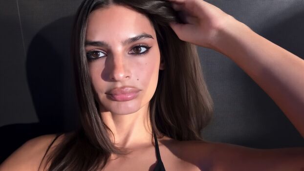 Emily Ratajkowski
