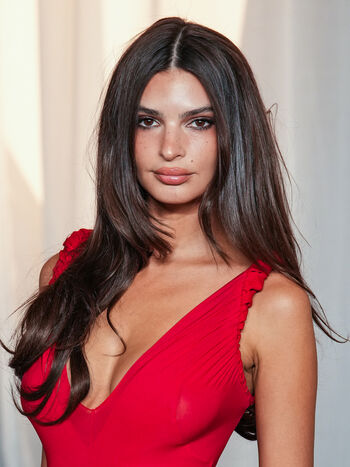 Full leaked Emily ratajkowski  page private onlyfans photo